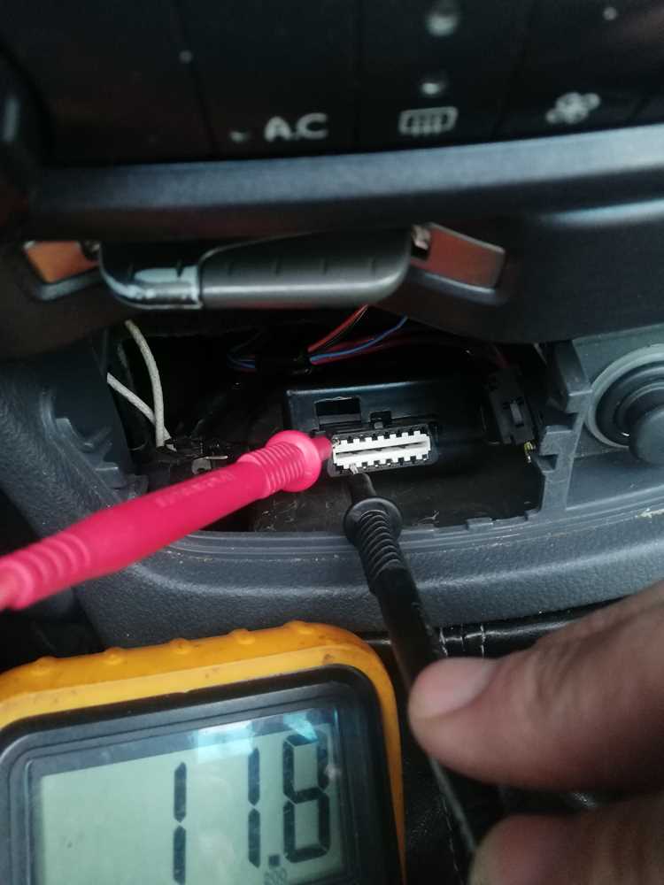 Расположение разъема в салоне автомобиля