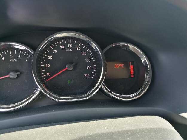 Процесс установки тахометра